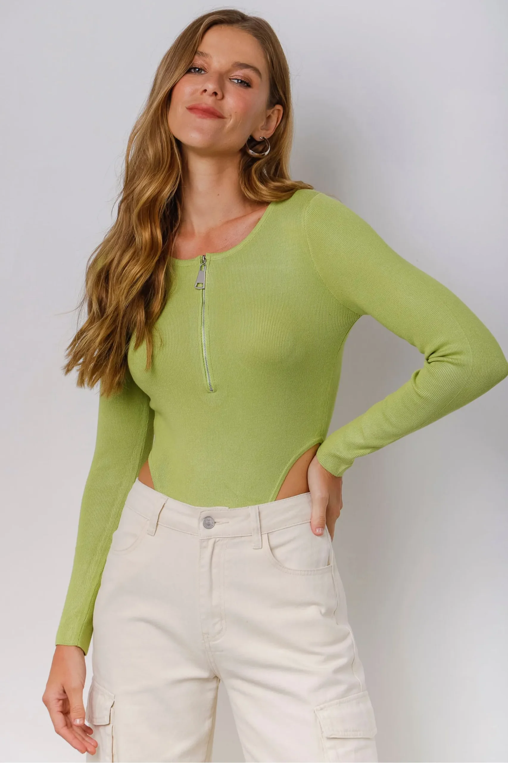 BODY TRICOT CAVADO COM ZÍPER VERDE OLIVA