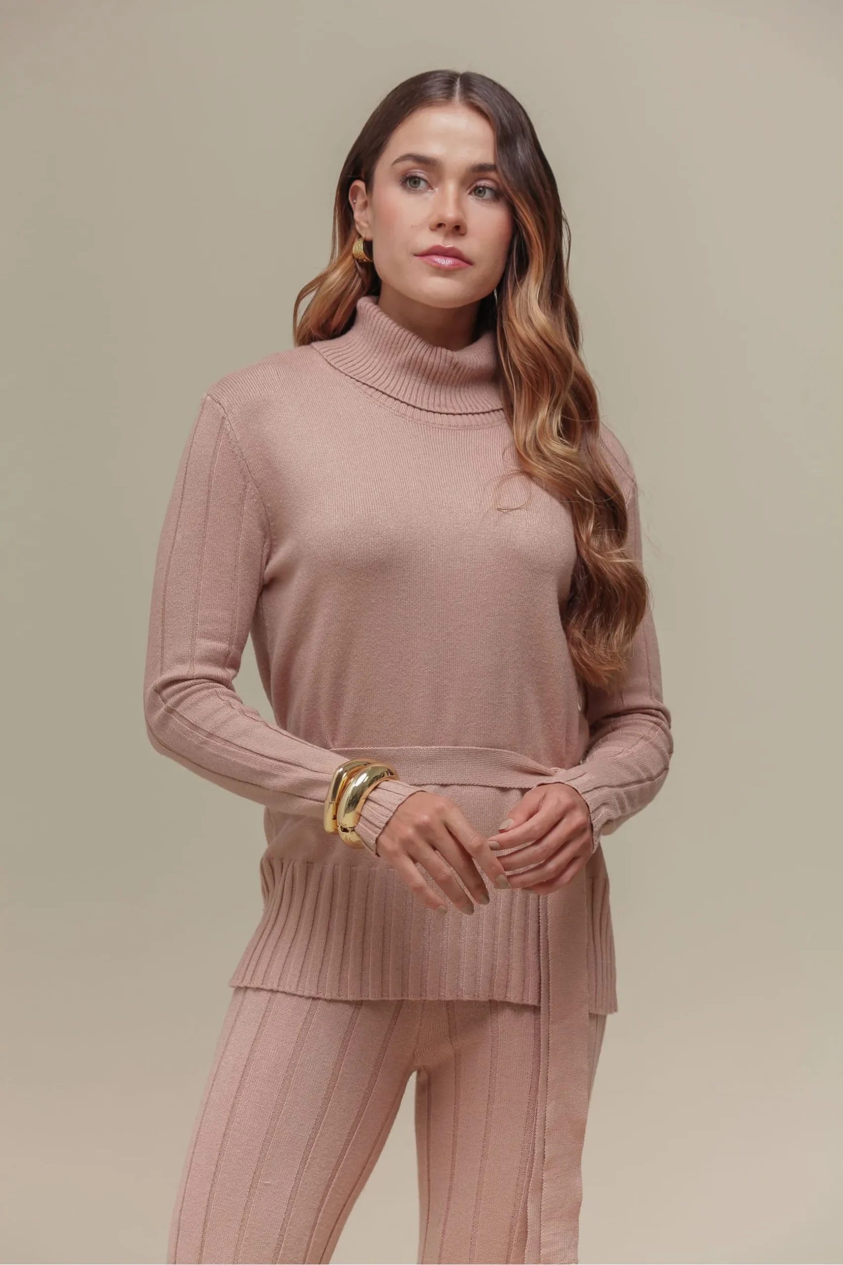 BLUSA DE TRICÔ AMARRAÇÃO GOLA ALTA BEGE