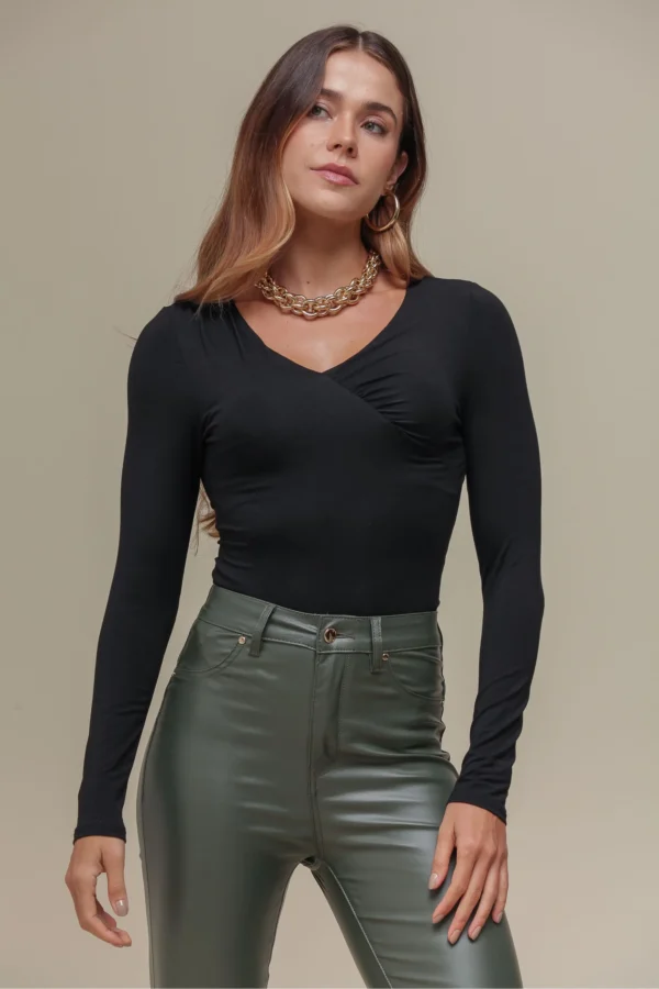 BLUSA MANGA LONGA DETALHE FRANZIDO BUSTO PRETO